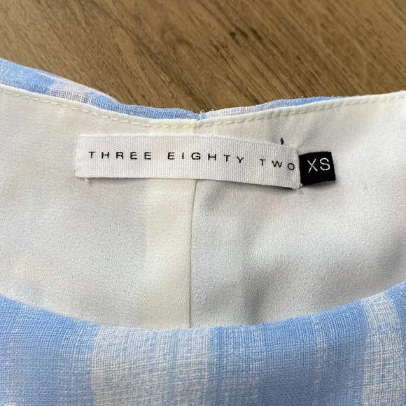 🌸Three Eighty Two sleeveless blouse with tie bottom size XS - Picture 2 of 10